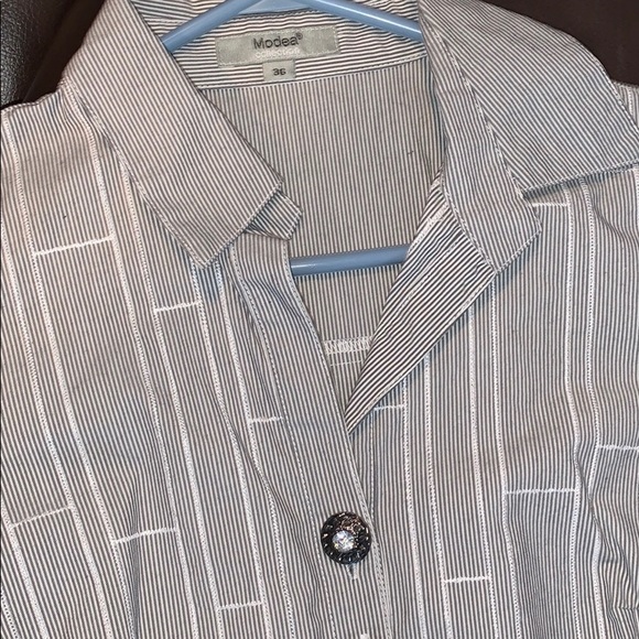 Blouse - Picture 2 of 4